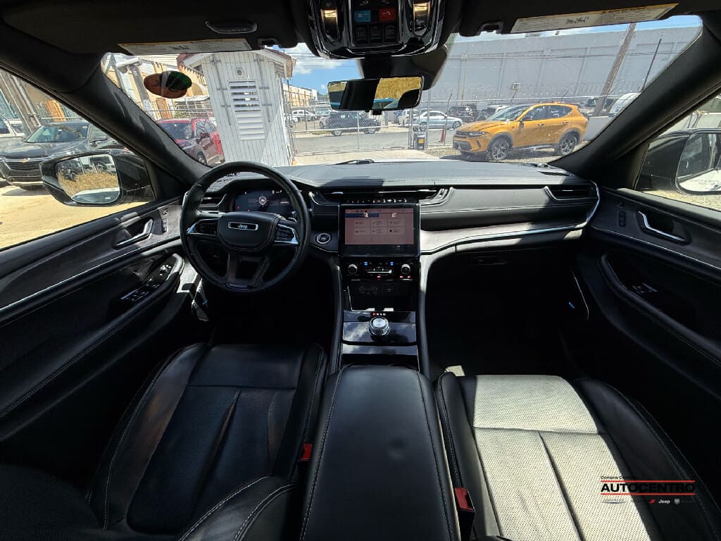 2022 Jeep Grand Cherokee L photo 3