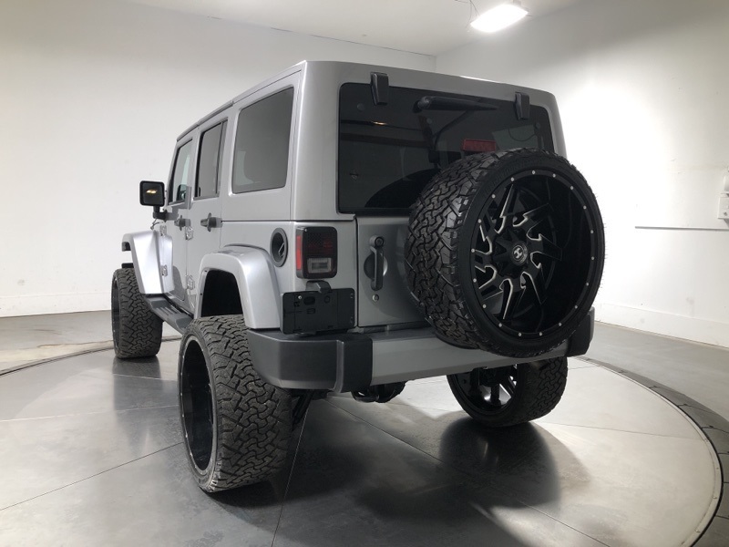 2016 Jeep Wrangler Unlimited Sahara photo 5