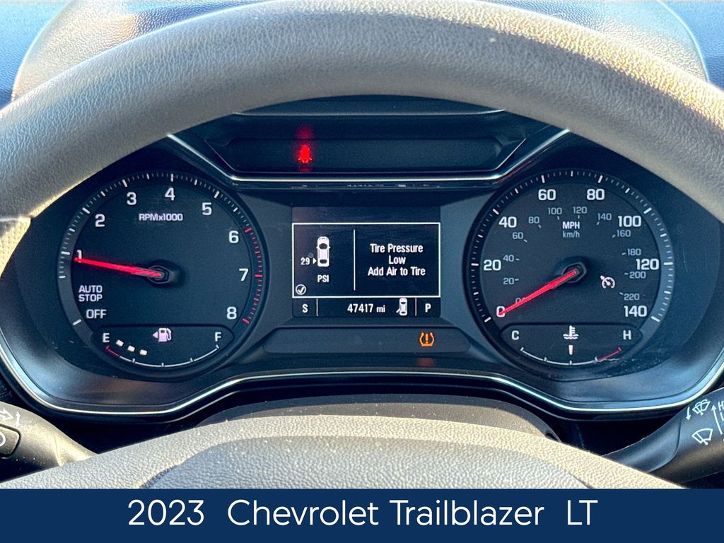 2023 Chevrolet Trailblazer LT photo 2