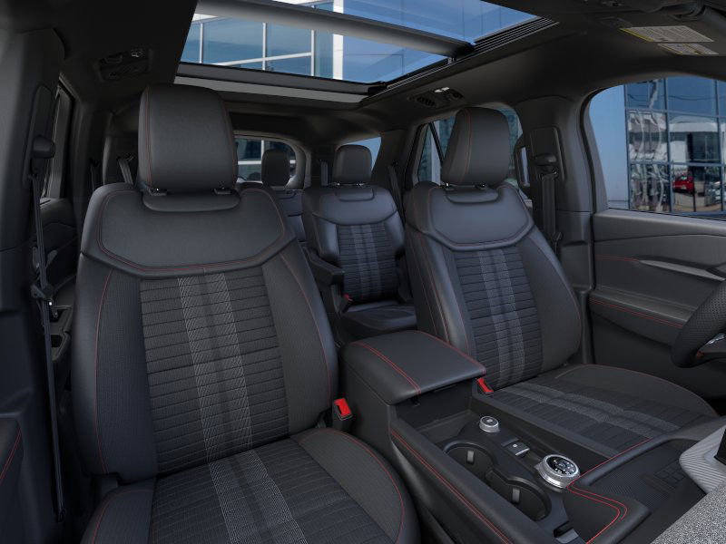 2025 Ford Explorer ST-Line photo 10