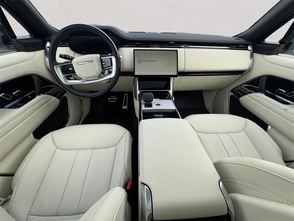 2025 Land Rover Range Rover SE photo 10