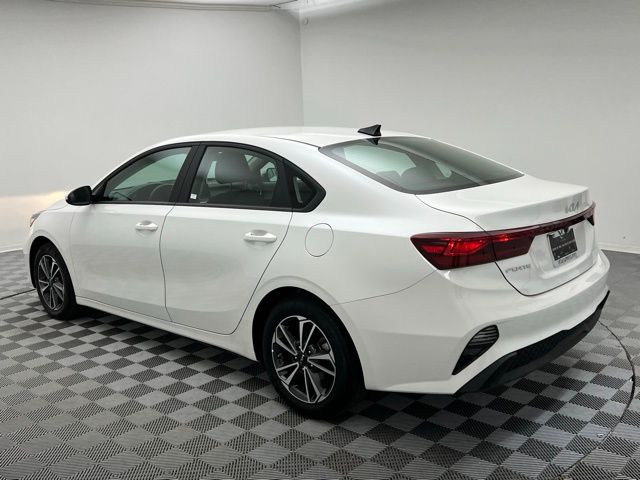 2024 Kia Forte LXS photo 5
