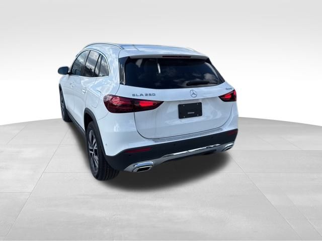 2025 Mercedes Benz GLA 250 4MATIC photo 3