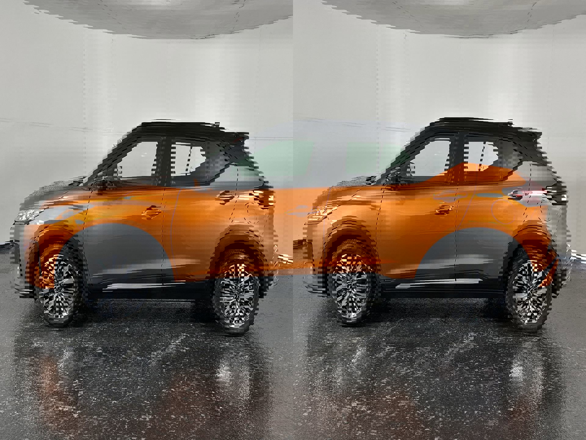 2024 Nissan Kicks SR photo 4