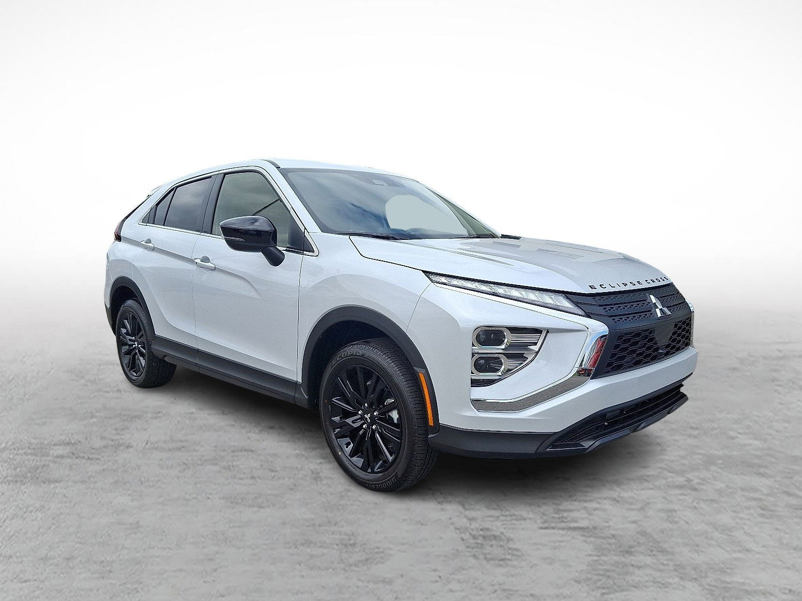 2025 Mitsubishi Eclipse Cross LE's photo