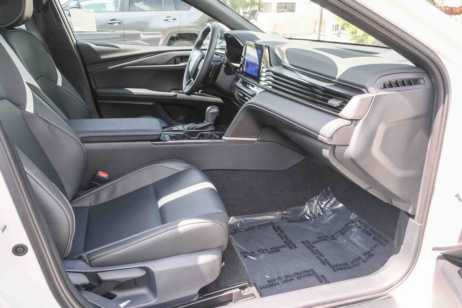 2025 Toyota Camry SE photo 16