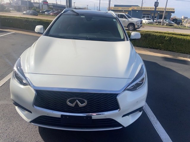 2019 Infiniti QX30 Essential photo 2