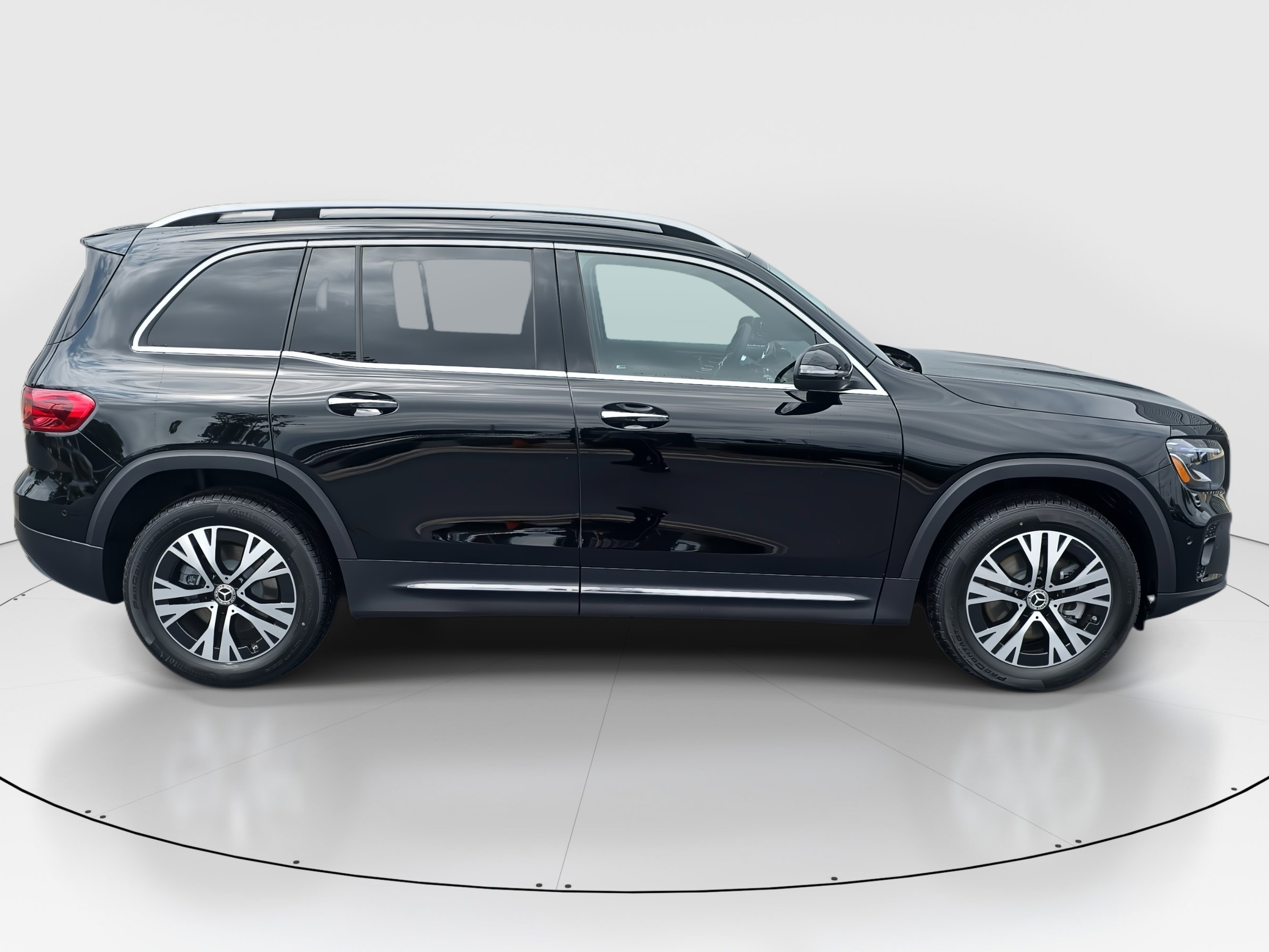 2026 Mercedes Benz GLB 250 photo 3
