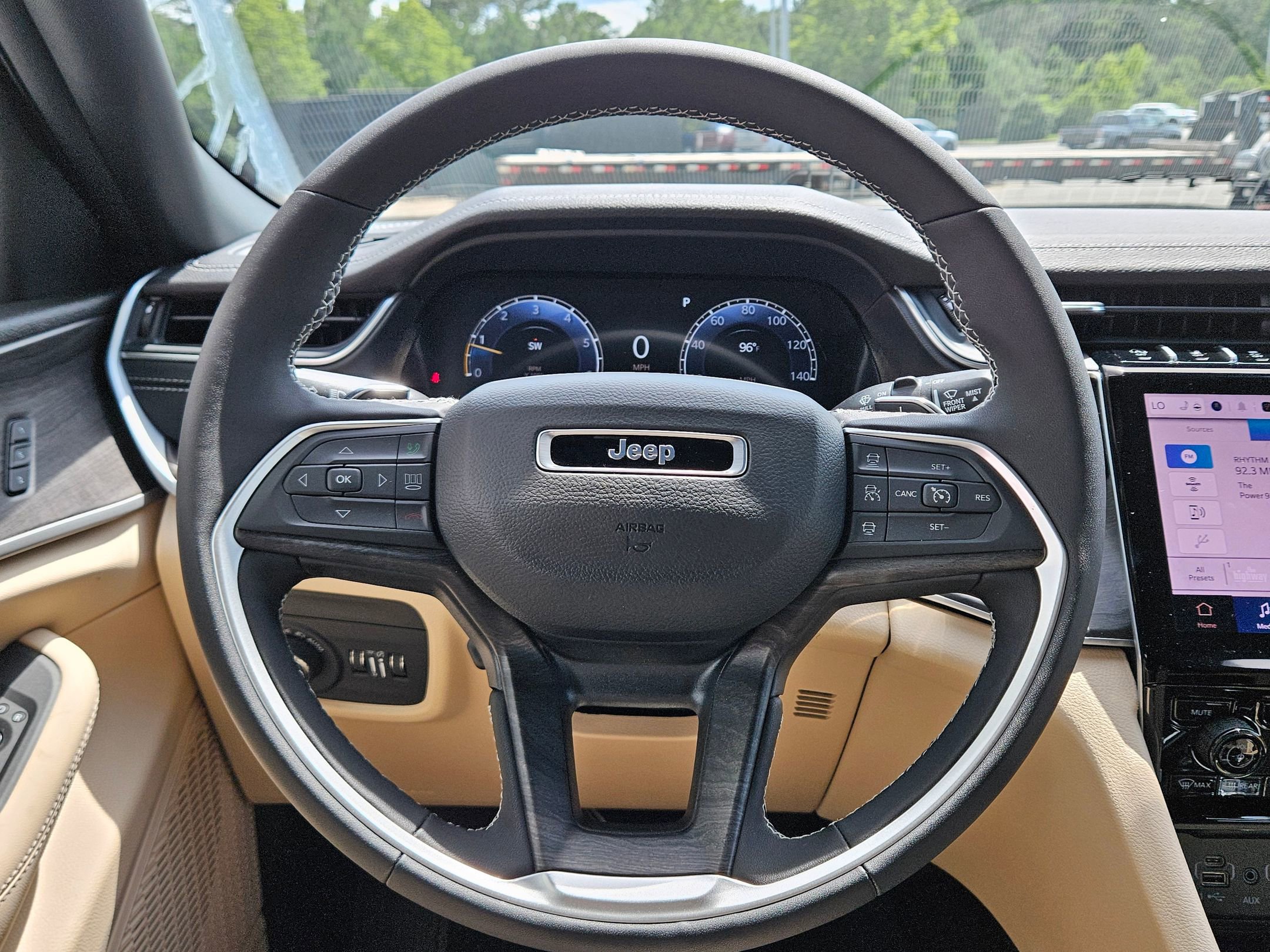 2025 Jeep Grand Cherokee Limited photo 14