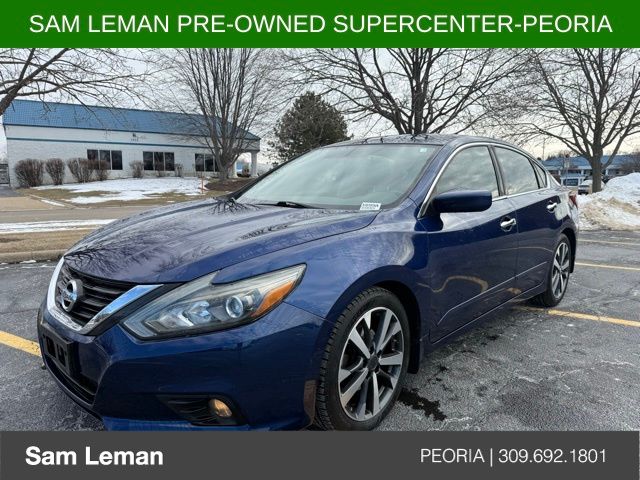 Used 2017 Nissan Altima SR with VIN 1N4AL3APXHN310105 for sale in Peoria, IL