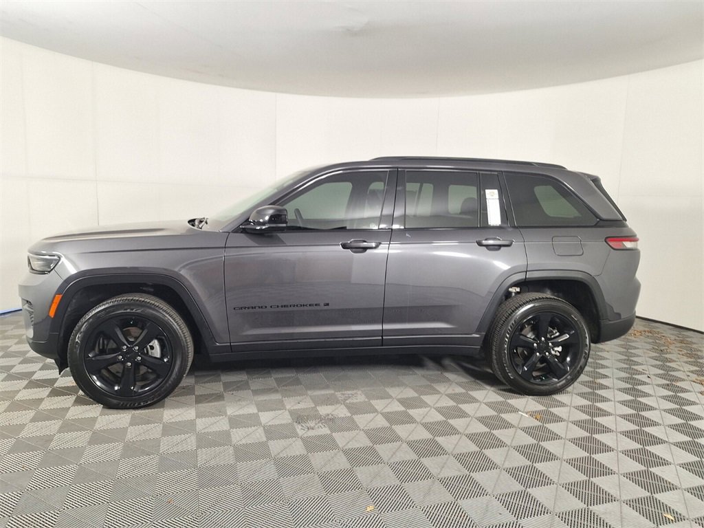 2025 Jeep Grand Cherokee Altitude X photo 3