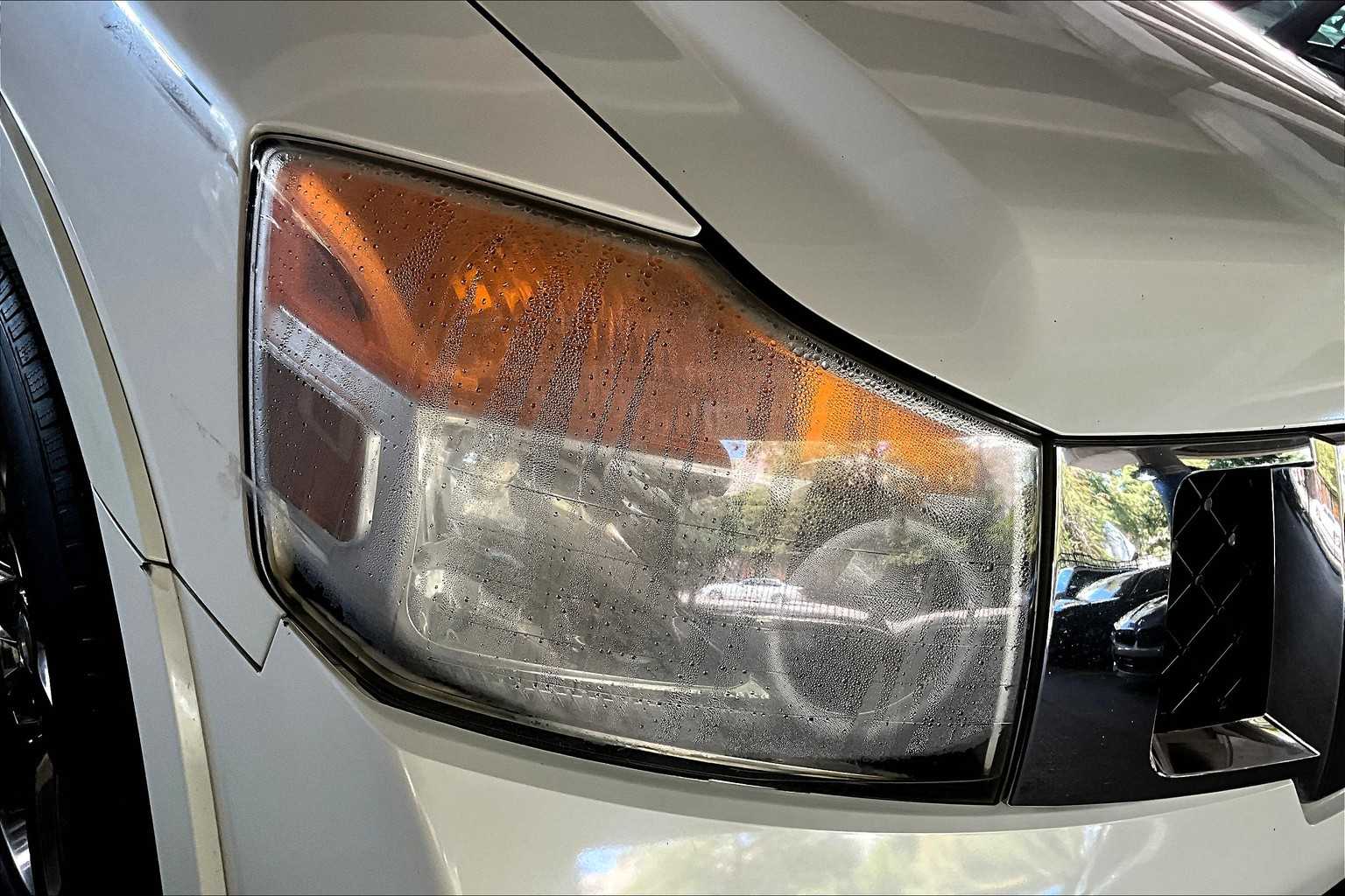 2014 Nissan Armada Platinum photo 26