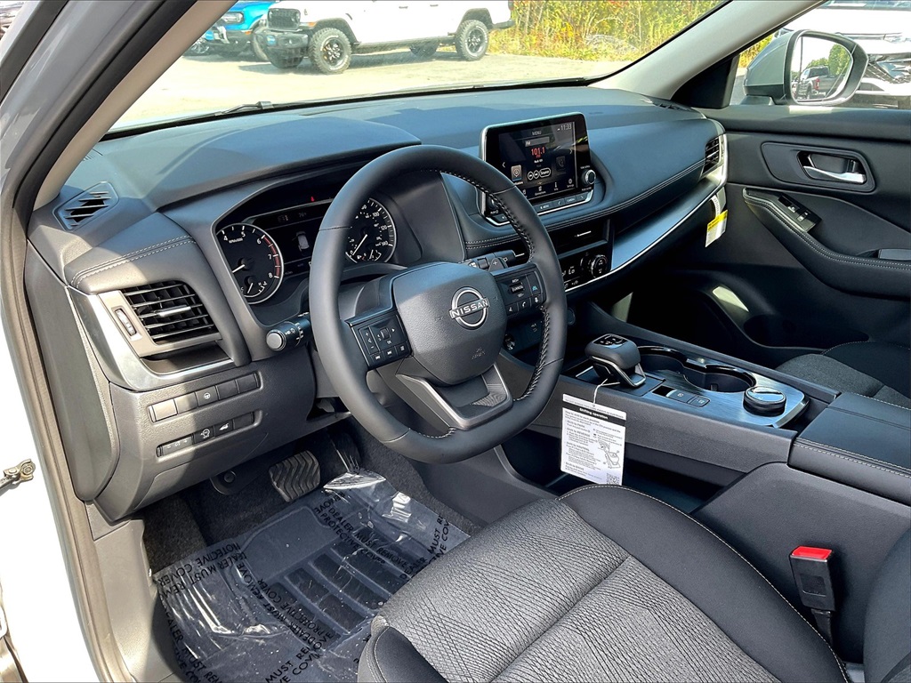 2026 Nissan Rogue SV photo 7