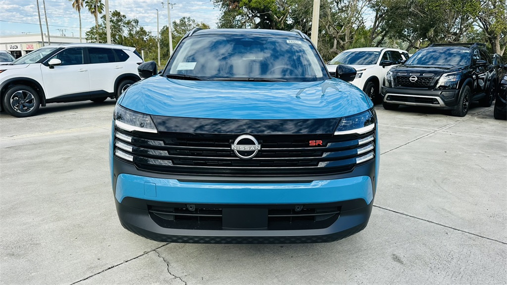 2025 Nissan Kicks SR photo 2