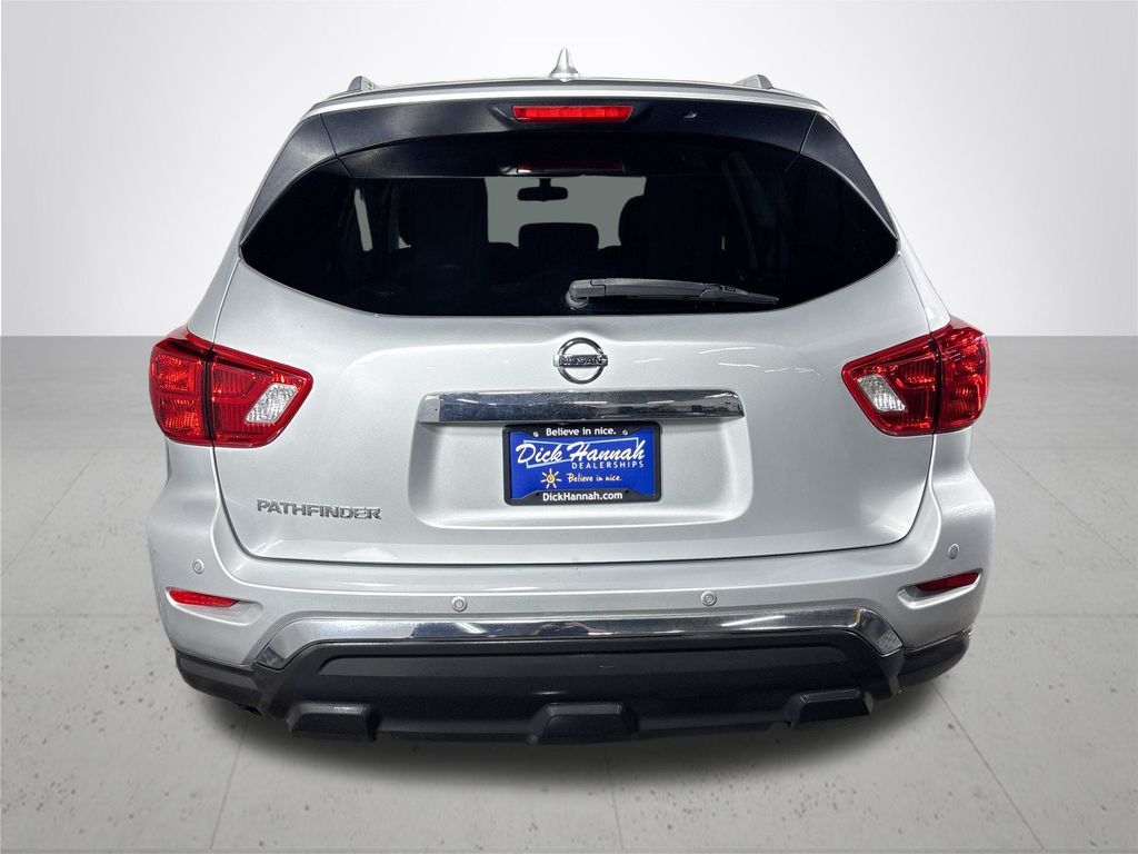 2019 Nissan Pathfinder S photo 7