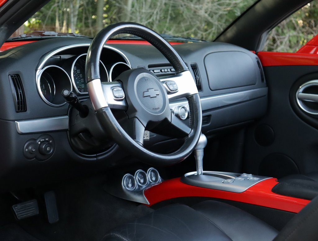 2005 Chevrolet SSR Base photo 8