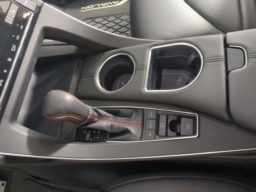 2020 Toyota Avalon XSE TRD photo 17