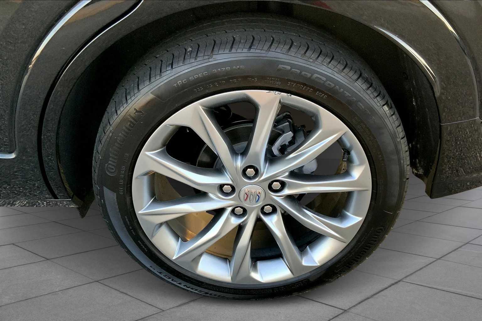 2024 Buick Encore GX Avenir photo 9