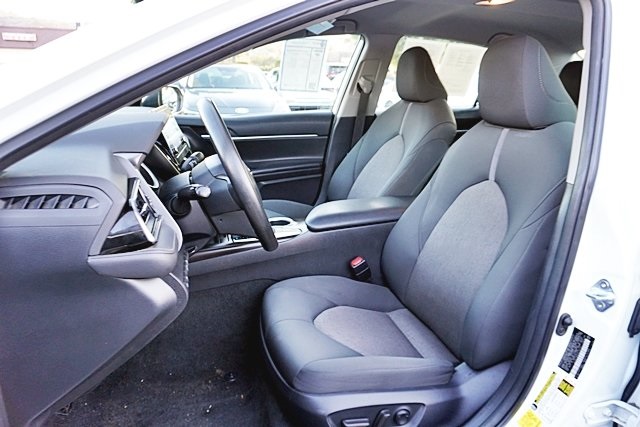 Used 2023 White Toyota LE image 13