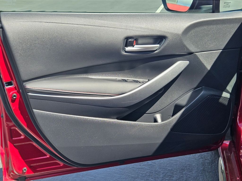 2023 Toyota Corolla SE photo 9
