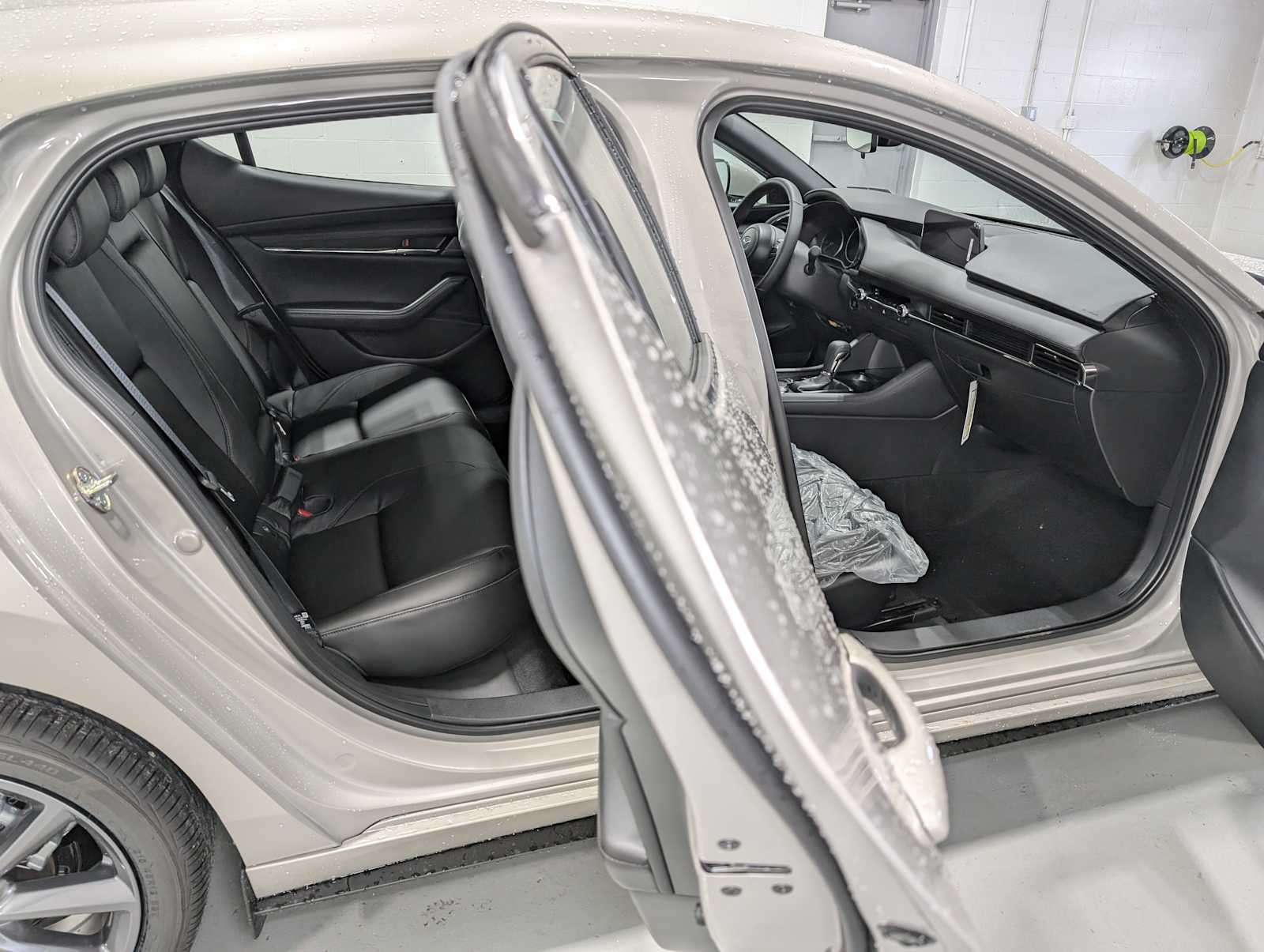 2025 Mazda Mazda3 Hatchback 2.5 s Preferred photo 5