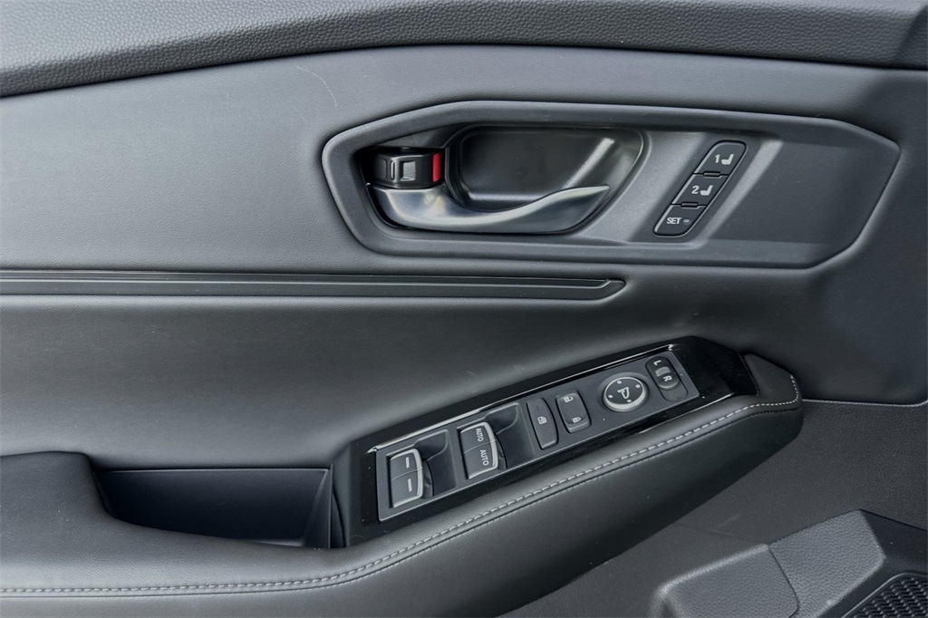2025 Honda Accord Hybrid Touring photo 10