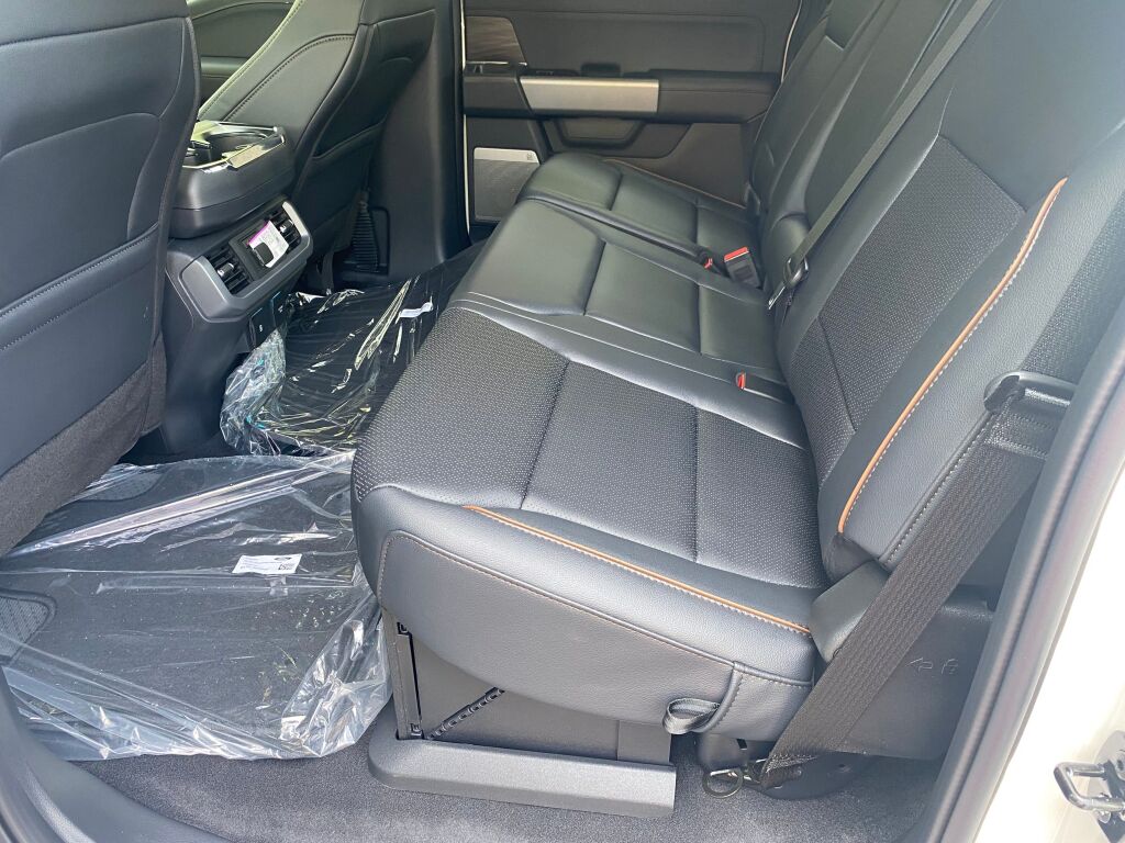 2025 Ford F-150 Lariat photo 16