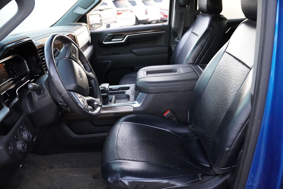 2022 Chevrolet Silverado 1500 RST photo 4
