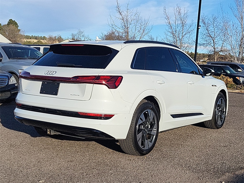2021 Audi e-tron Premium photo 4
