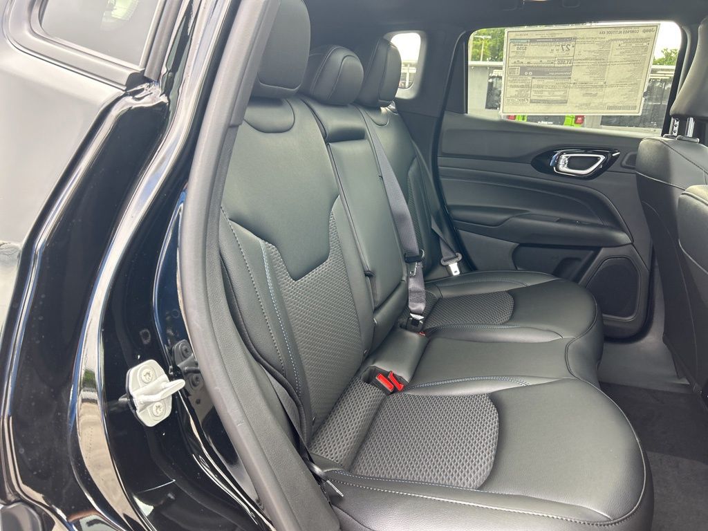 2025 Jeep Compass Latitude photo 23