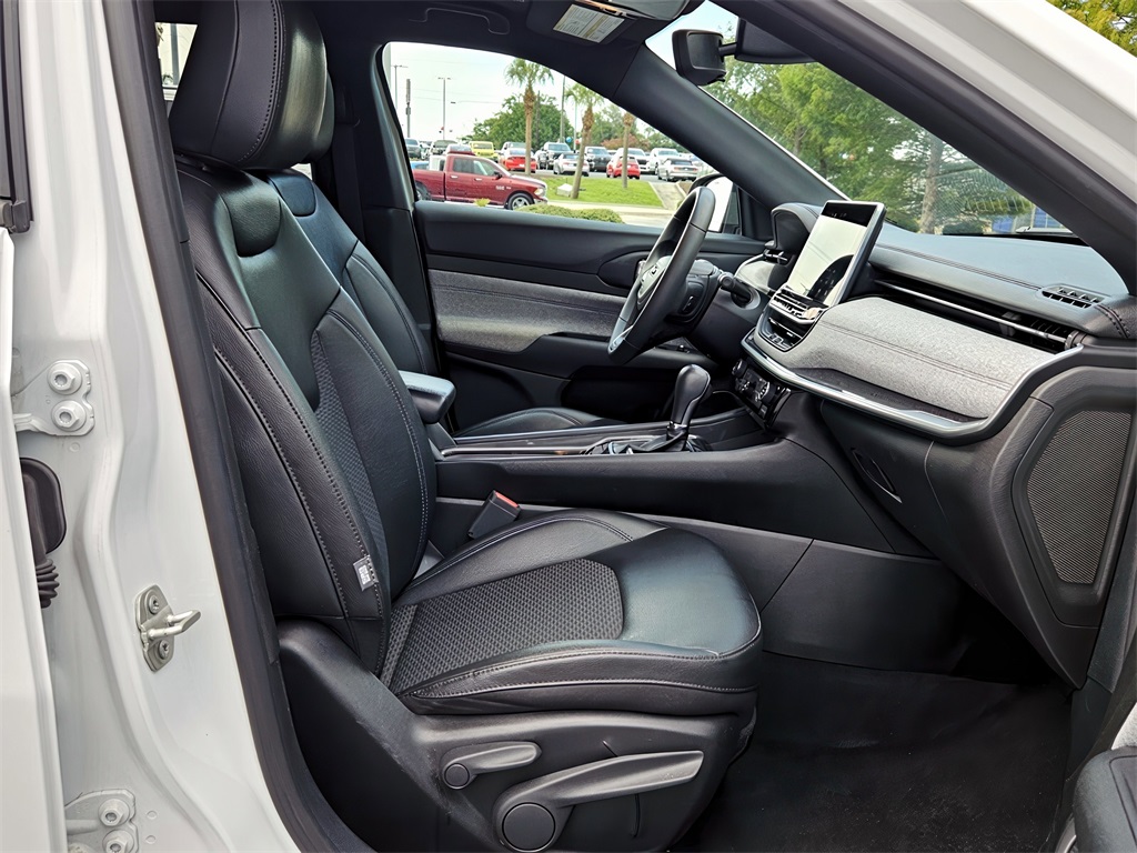 2024 Jeep Compass Latitude photo 15