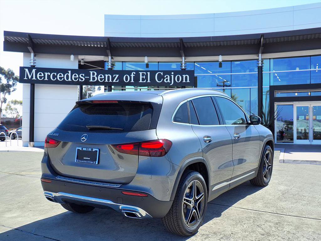 2026 Mercedes Benz GLA 250 photo 3