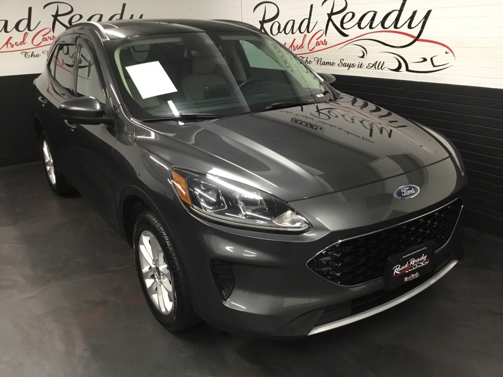 2020 Ford Escape SE photo 2