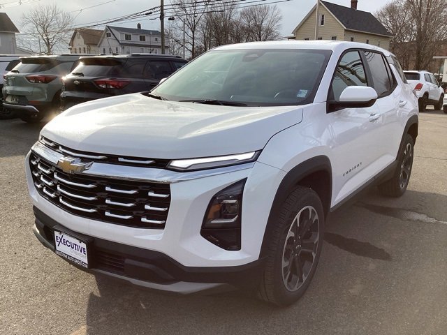 2025 Chevrolet Equinox LT photo 3
