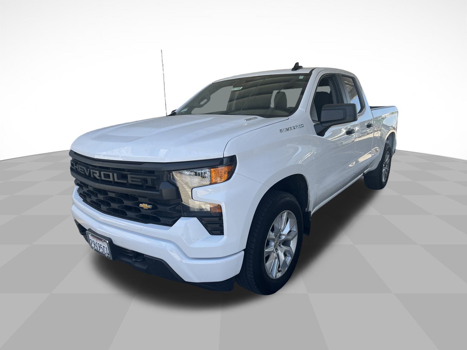 2025 Chevrolet Silverado 1500 Custom photo 2