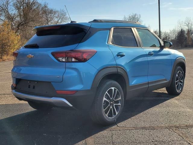 2026 Chevrolet Trailblazer LT photo 2