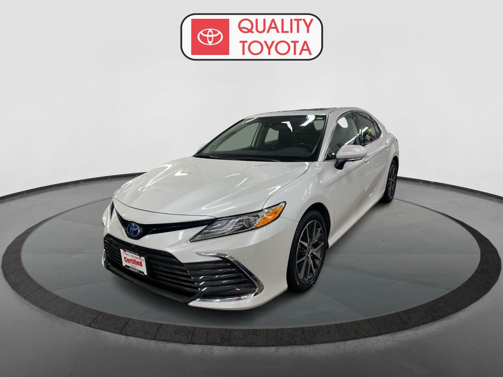 2024 Toyota Camry XLE's photo