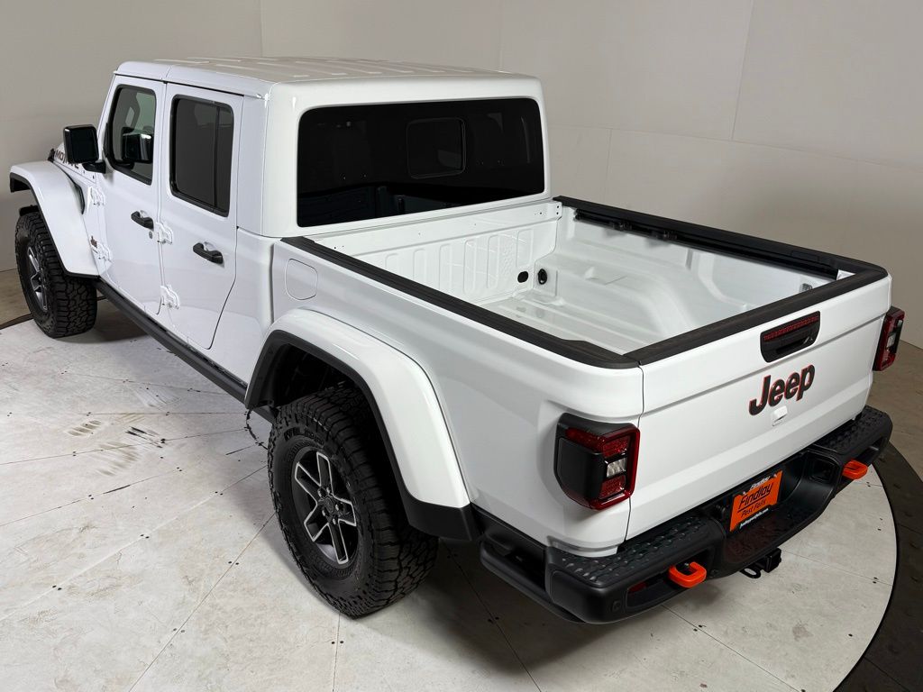 2025 Jeep Gladiator Mojave photo 2