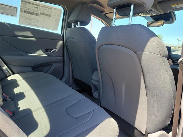 2025 Hyundai Elantra SEL Sport photo 18