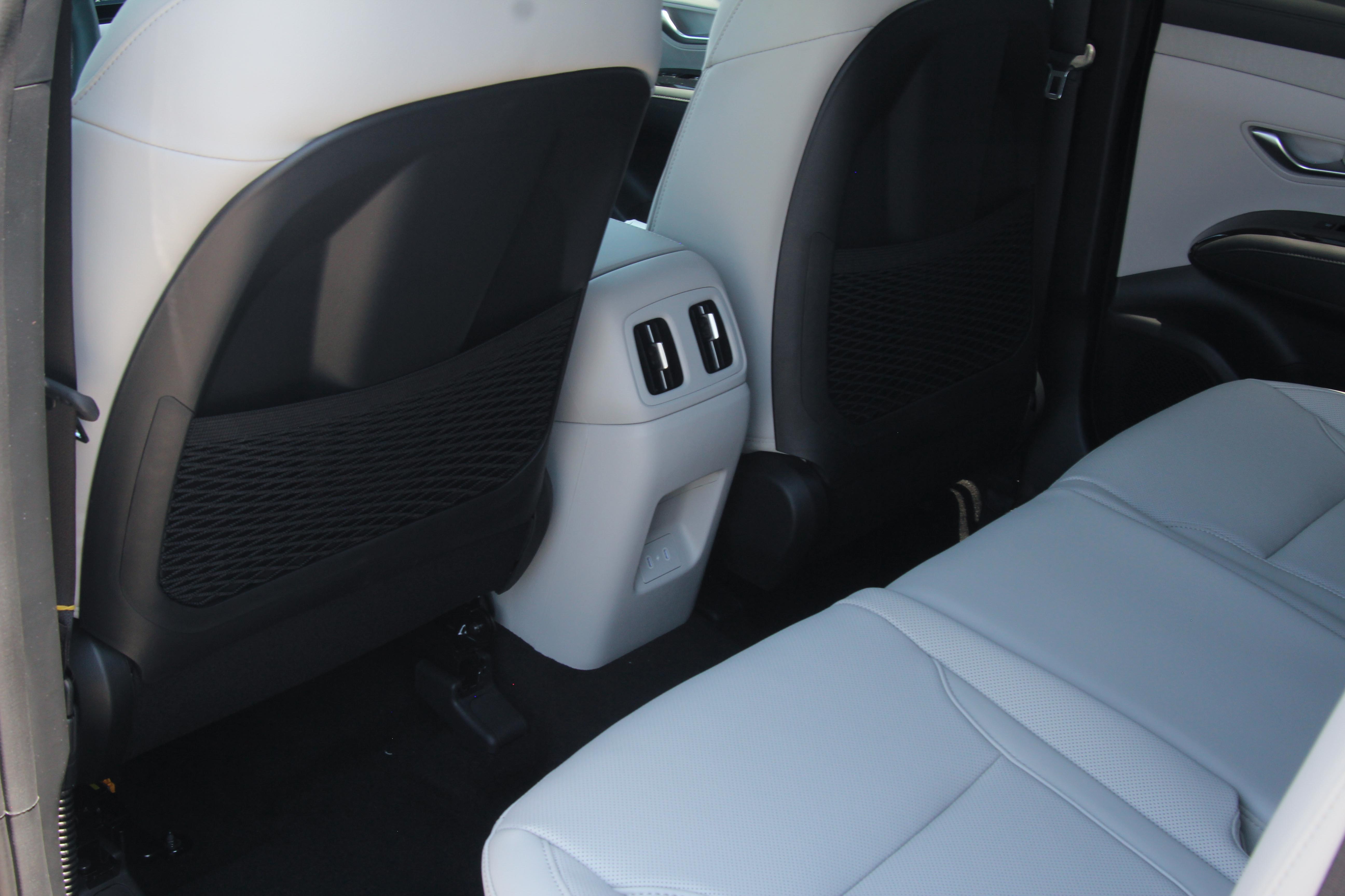 2025 Hyundai Tucson Limited photo 12