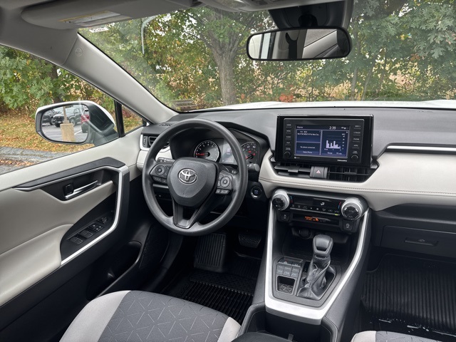 2022 Toyota RAV4 XLE photo 13