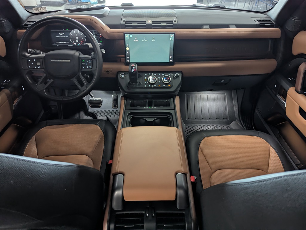 2023 Land Rover Defender 110 photo 12