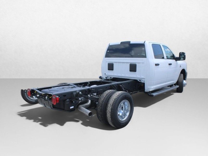 2024 Ram 3500 photo 3