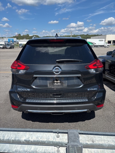 2019 Nissan Rogue SV photo 3