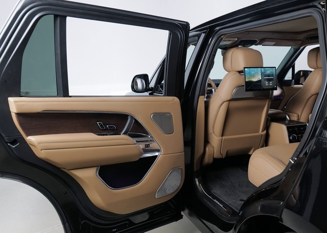2024 Land Rover Range Rover Autobiography photo 13
