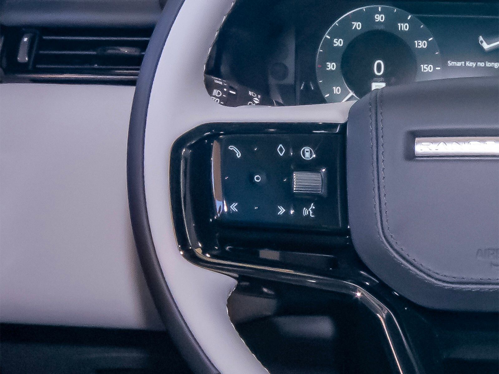 2026 Land Rover Range Rover Velar SE photo 14