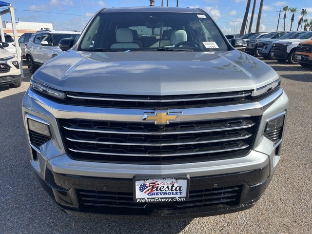 2026 Chevrolet Traverse High Country photo 2