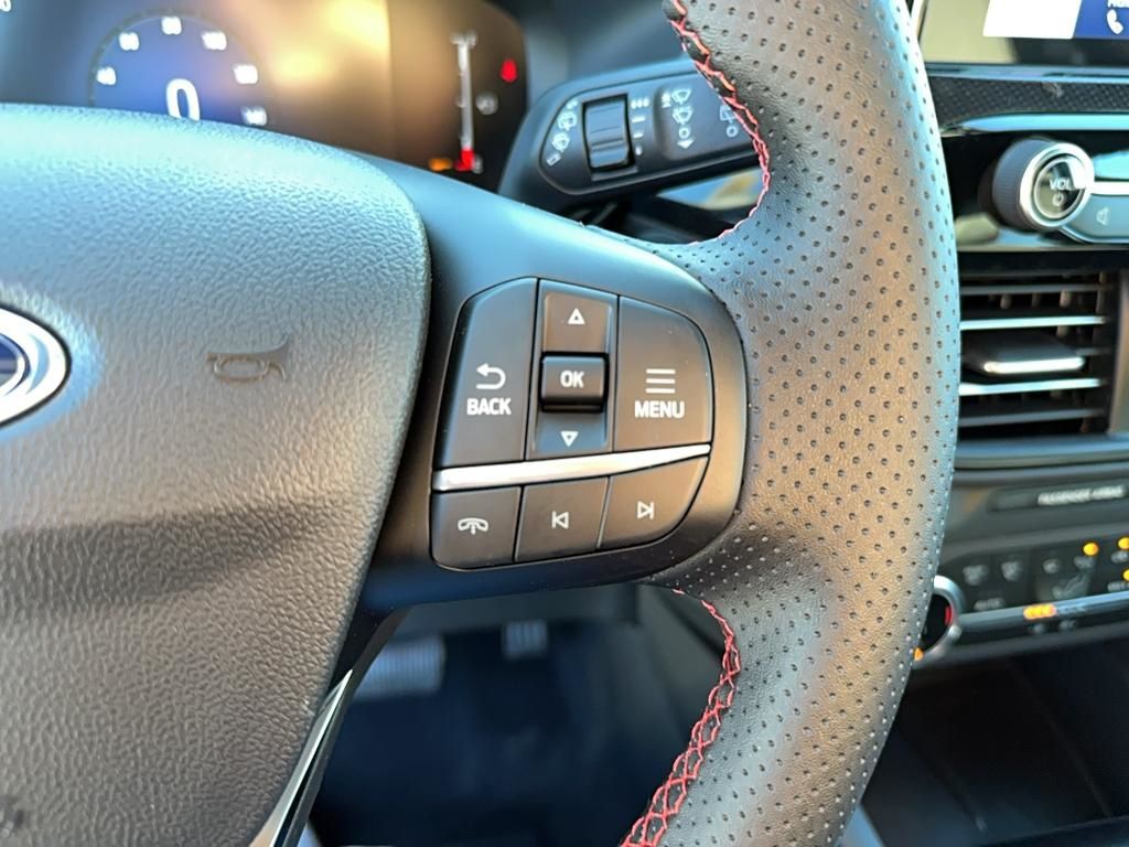 2025 Ford Escape Hybrid ST-Line photo 17