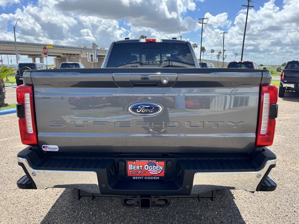 2026 Ford F-350 Lariat photo 6