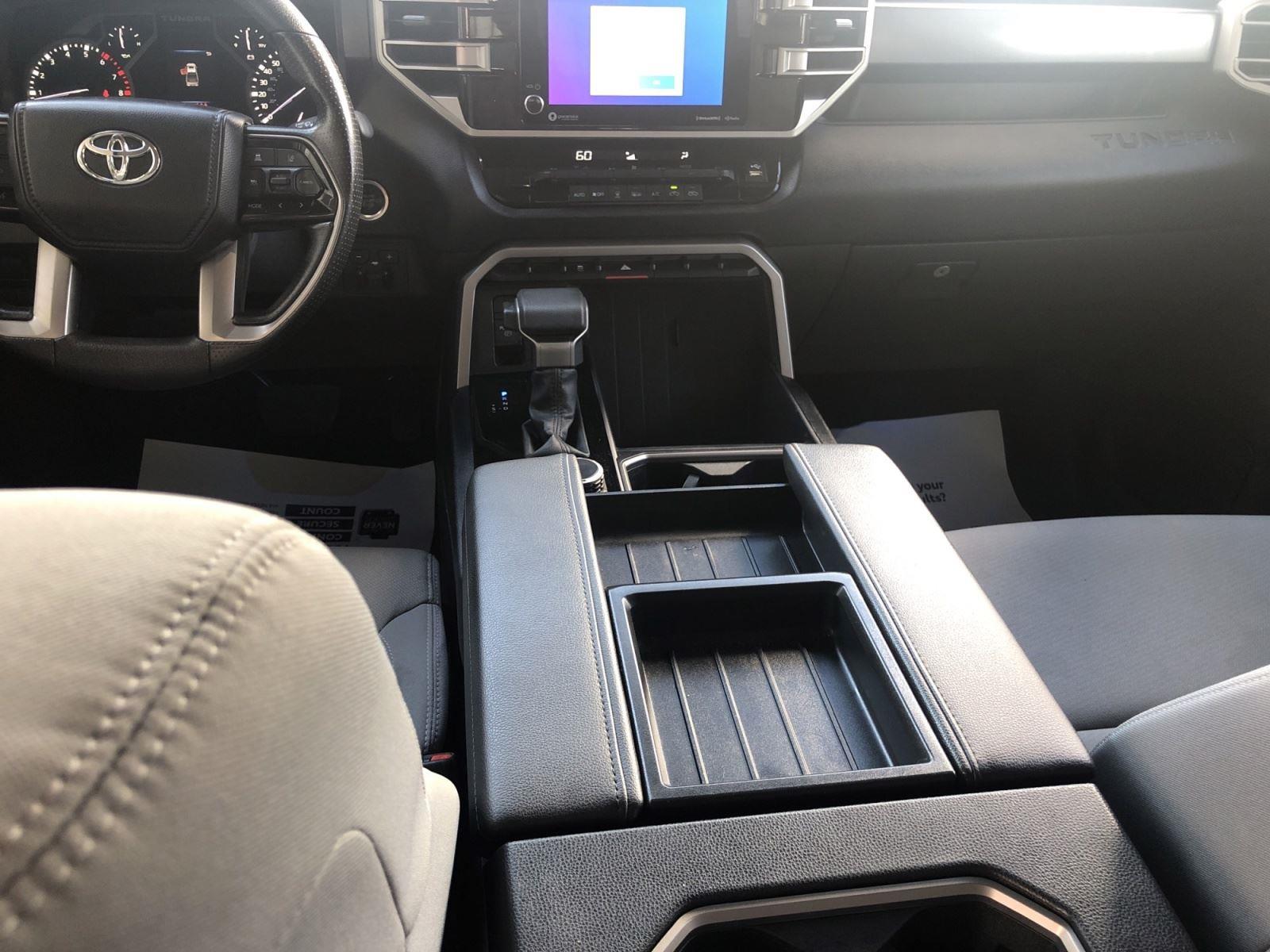 2024 Toyota Tundra SR5 CrewMax photo 9